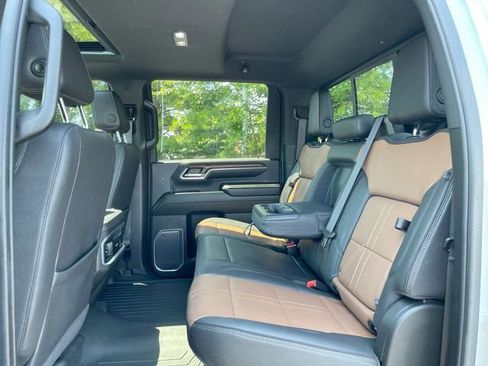 Used 2024 Chevrolet Silverado 2500 High Country w/ Technology Package image 13