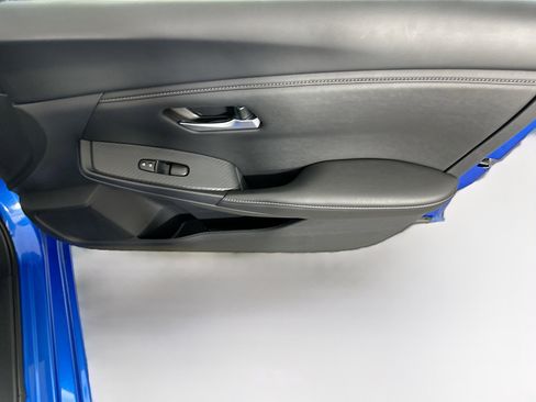 Used 2025 Nissan Sentra SV image 29