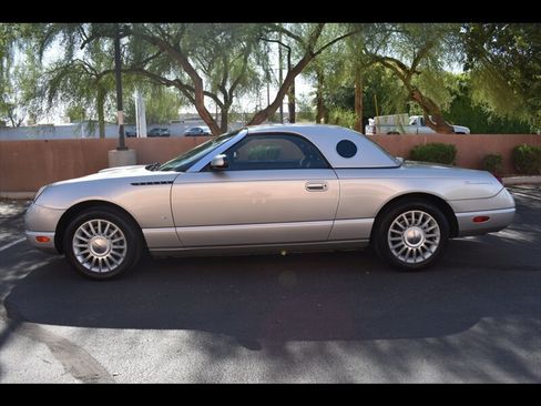 Used 2004 Ford Thunderbird RWD image 4