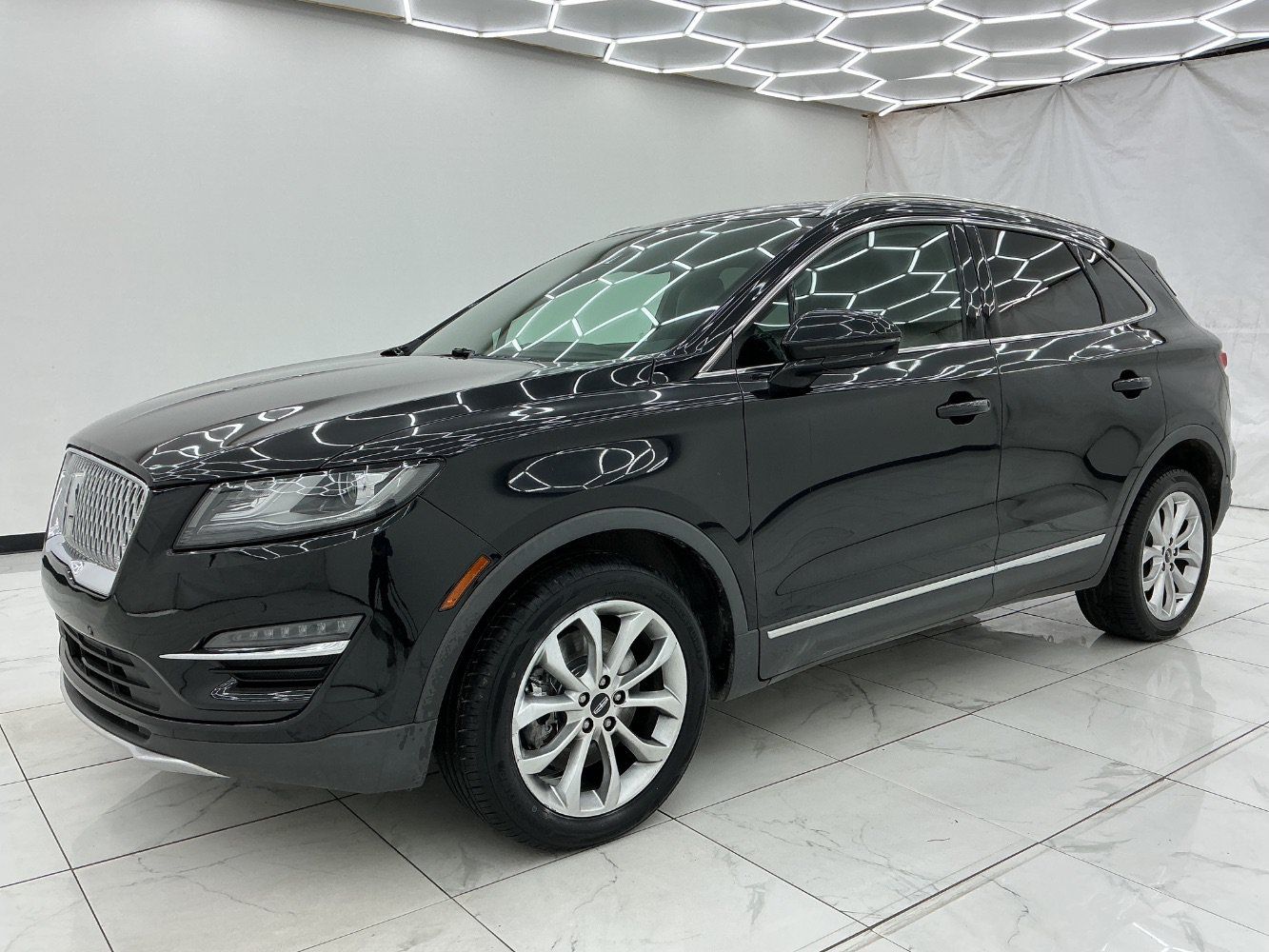 Used 2019 Lincoln MKC Select w/ Select Plus Package AWD/4WD image 6