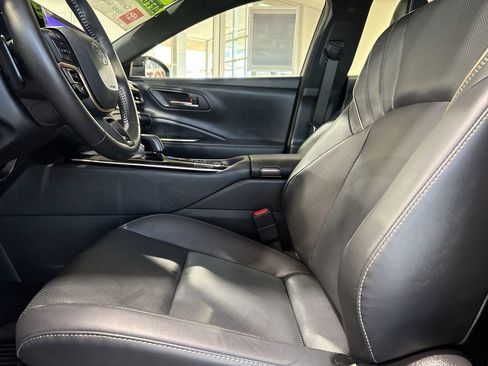 Certified 2025 Toyota Crown Signia image 11