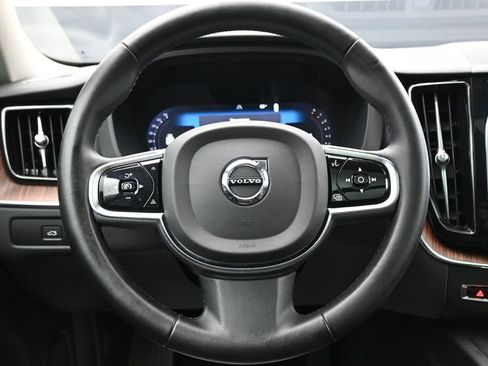 Used 2023 Volvo XC60 B5 Plus w/ Protection Package Premier AWD/4WD image 15
