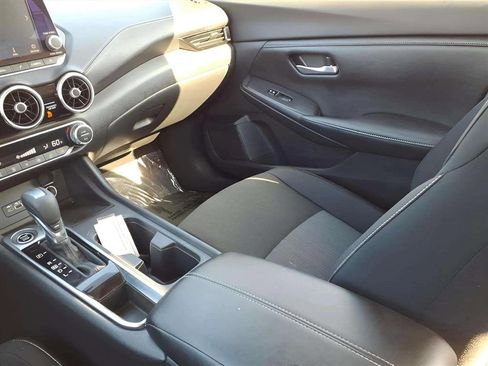 Used 2021 Nissan Sentra SV w/ Lighting Package image 12