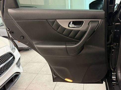 Used 2016 INFINITI QX70 2WD image 17