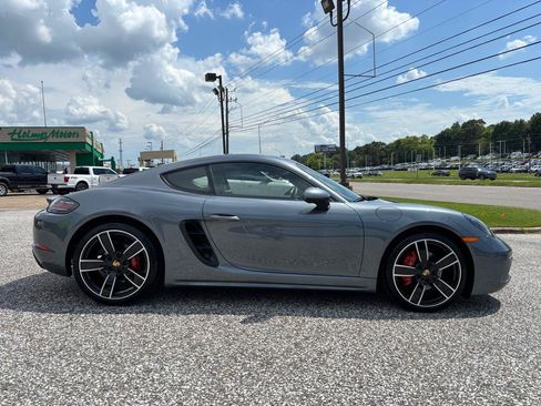 Used 2025 Porsche 718 Cayman S w/ Premium Package RWD image 9