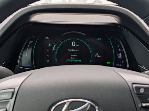 Used 2022 Hyundai Ioniq SE FWD image 26