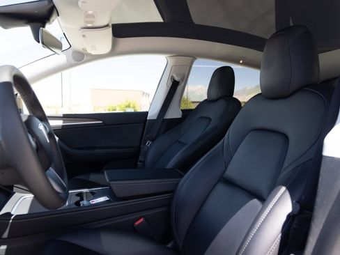 Used 2023 Tesla Model Y Performance AWD/4WD image 15