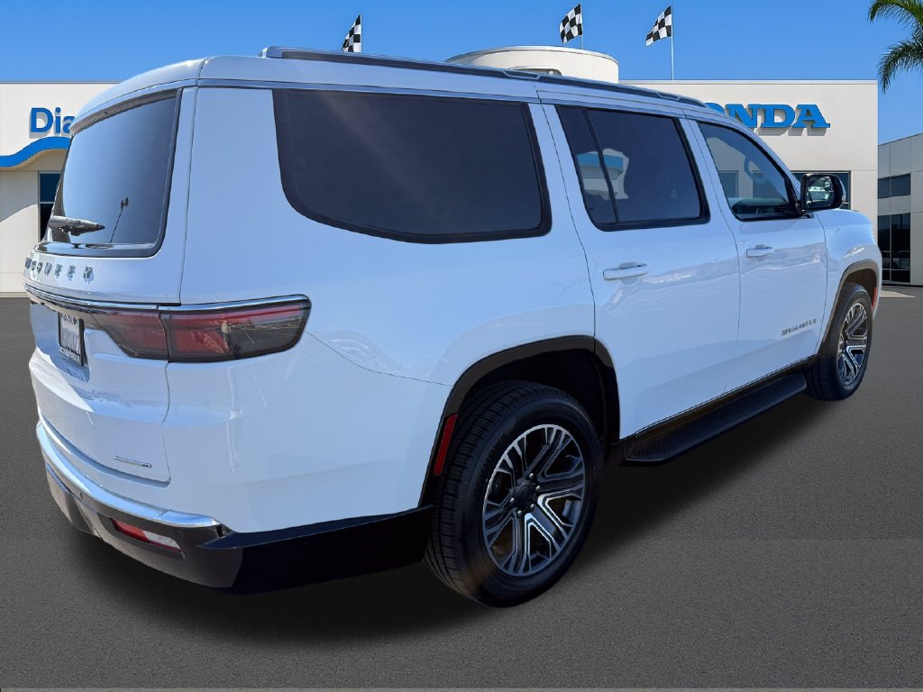 Used 2023 Jeep Wagoneer Series II AWD/4WD image 6