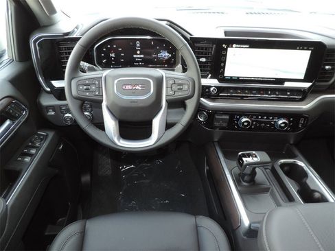 New 2026 GMC Sierra 1500 SLT image 13