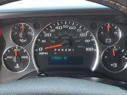 Used 2016 Chevrolet Express 3500 RWD image 17