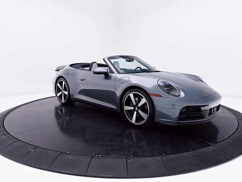 Used 2025 Porsche 911 Carrera RWD image 26