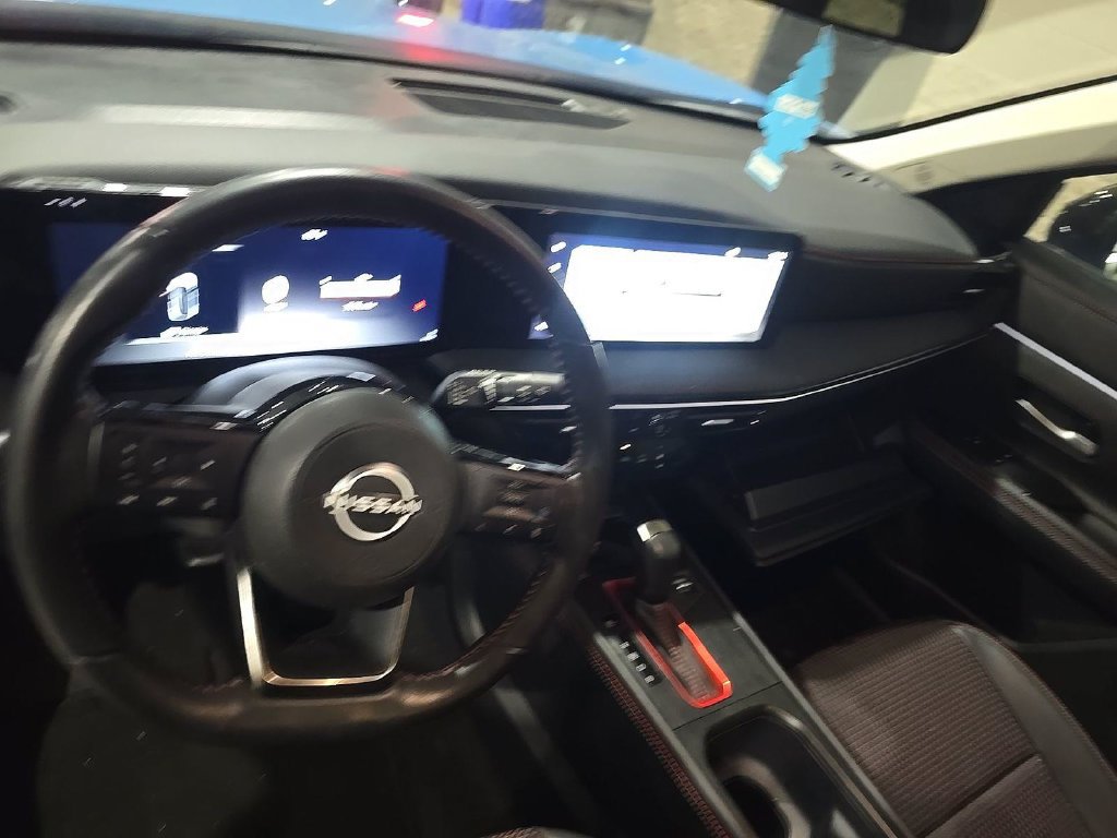 Used 2025 Nissan Kicks SR FWD image 8