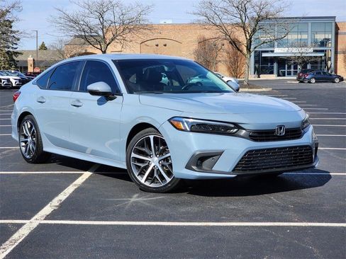 Used 2023 Honda Civic Touring image 2