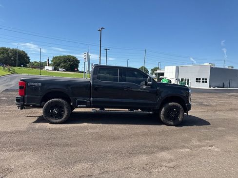 Used 2024 Ford F250 XLT w/ Black Appearance Package AWD/4WD image 14