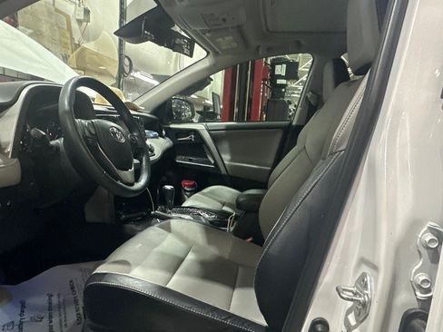 Used 2017 Toyota RAV4 Platinum FWD image 7