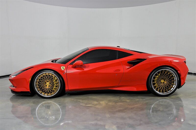 Used 2022 Ferrari F8 Tributo RWD image 6