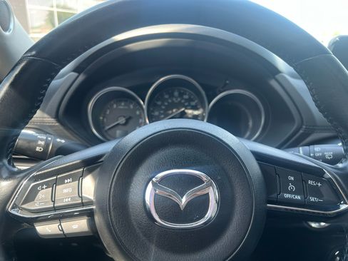 Used 2017 MAZDA CX-5 Touring w/ Preferred Equipment Package image 11