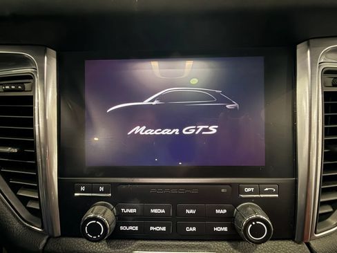 Used 2018 Porsche Macan GTS AWD/4WD image 30