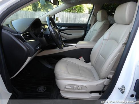Used 2019 Buick Enclave Essence FWD image 11