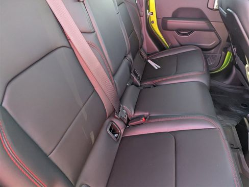 Used 2025 Jeep Gladiator Rubicon image 13