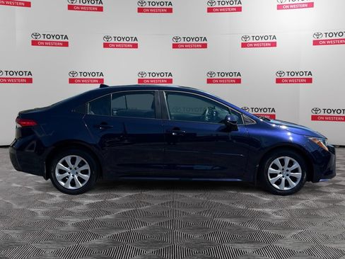 Used 2023 Toyota Corolla LE w/ Carpet Mat Package (TMS) FWD image 4