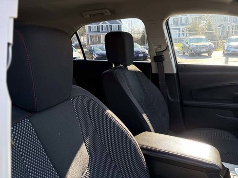 Used 2017 Chevrolet Equinox LT w/ Convenience Package image 27