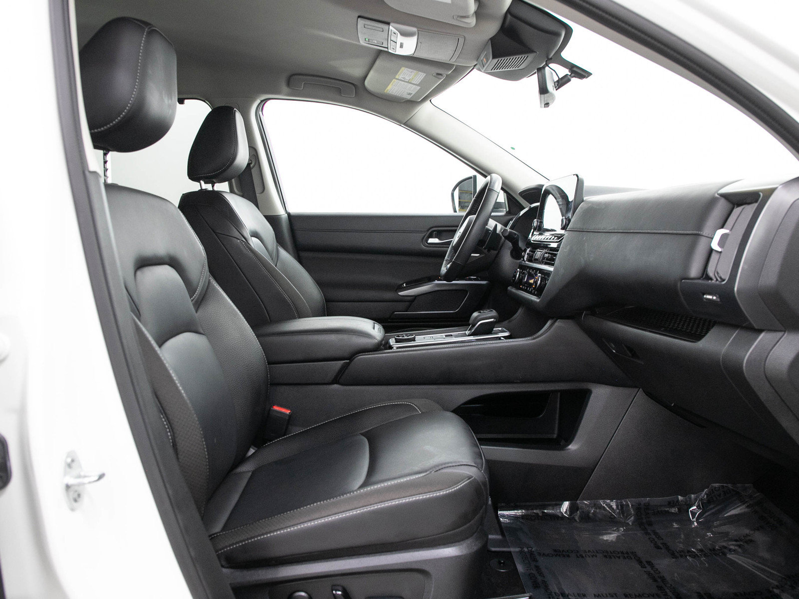 Used 2024 Nissan Pathfinder SL AWD/4WD image 13