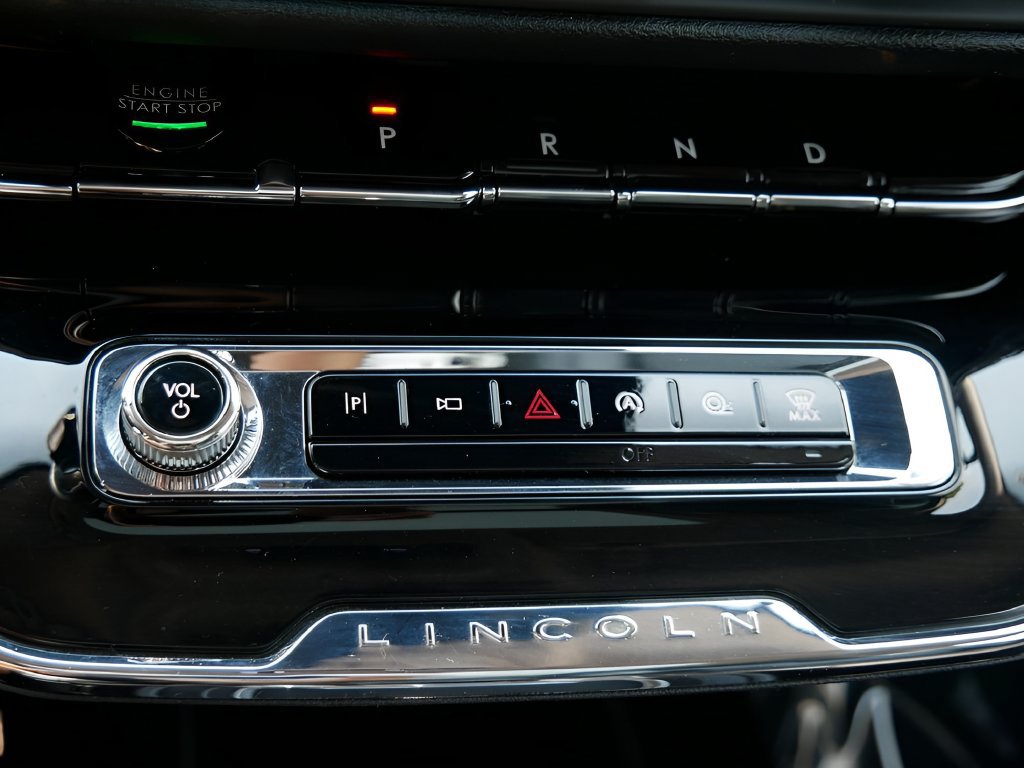 Used 2024 Lincoln Corsair Reserve w/ Equipment Group 201A FWD image 24