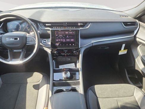 New 2025 Jeep Grand Cherokee L Altitude AWD/4WD image 11