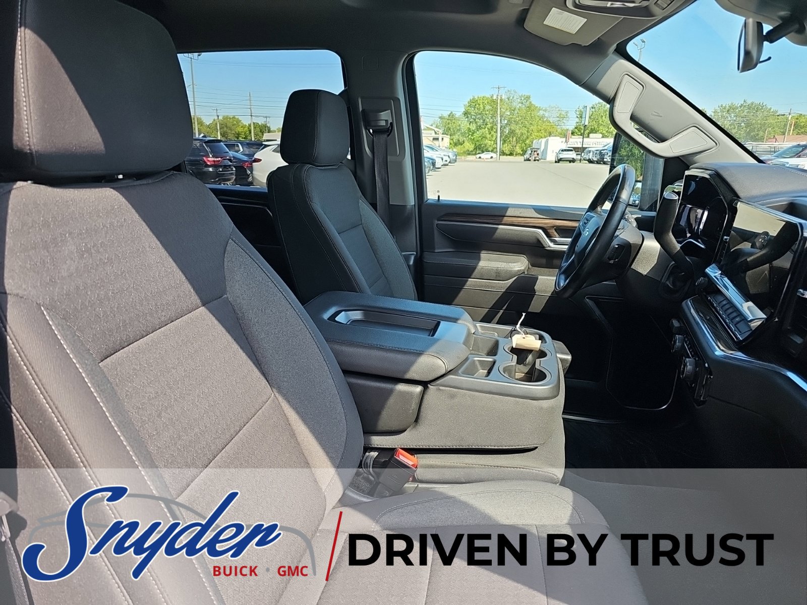 Used 2025 Chevrolet Silverado 2500 LT w/ Convenience Package AWD/4WD image 25