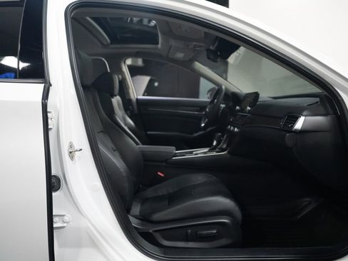 Used 2018 Honda Accord Touring image 36