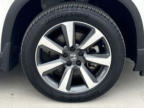 Certified 2025 Honda Pilot Touring image 16