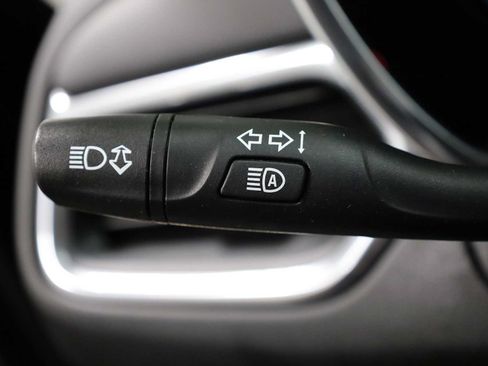 Used 2020 Chevrolet Equinox LT w/ Driver Convenience Package FWD image 28