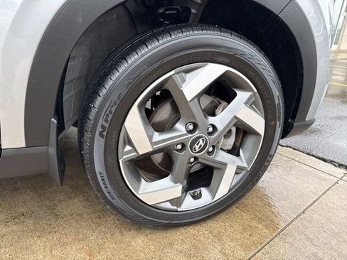 Certified 2023 Hyundai Venue SEL image 23