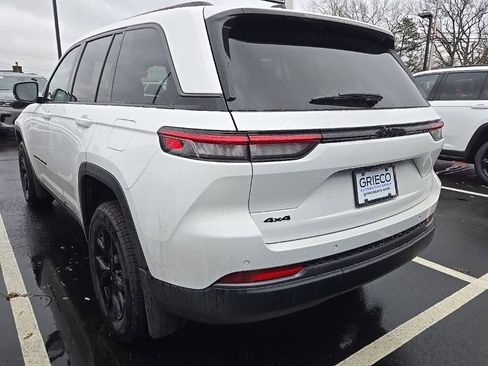 New 2026 Jeep Grand Cherokee Altitude image 4