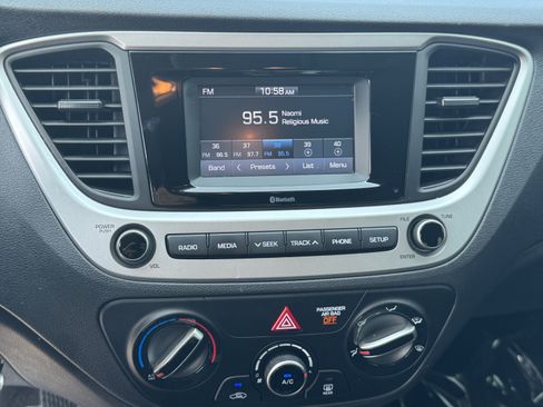Used 2022 Hyundai Accent SE w/ Cargo Package FWD image 25