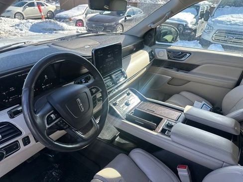 Used 2020 Lincoln Navigator Reserve w/ Luxury Package image 35