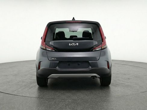 Used 2025 Kia Soul LX w/ LX Technology Package FWD image 7