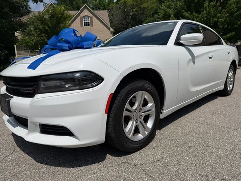 Used 2021 Dodge Charger SXT RWD image 1