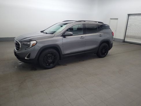 Used 2018 GMC Terrain SLE w/ Driver Convenience Package AWD/4WD image 2