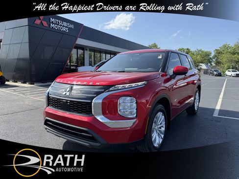 New 2025 Mitsubishi Outlander ES image 4