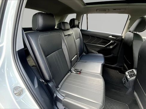 Used 2023 Volkswagen Tiguan SE AWD/4WD image 25