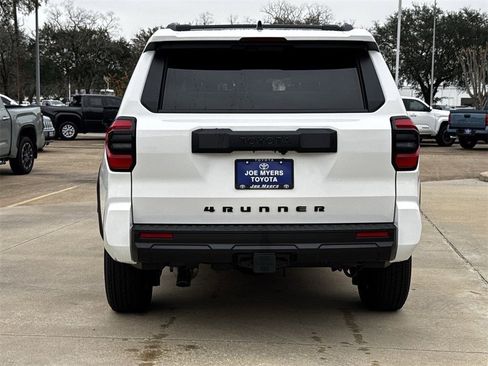 Used 2026 Toyota 4Runner SR5 image 8