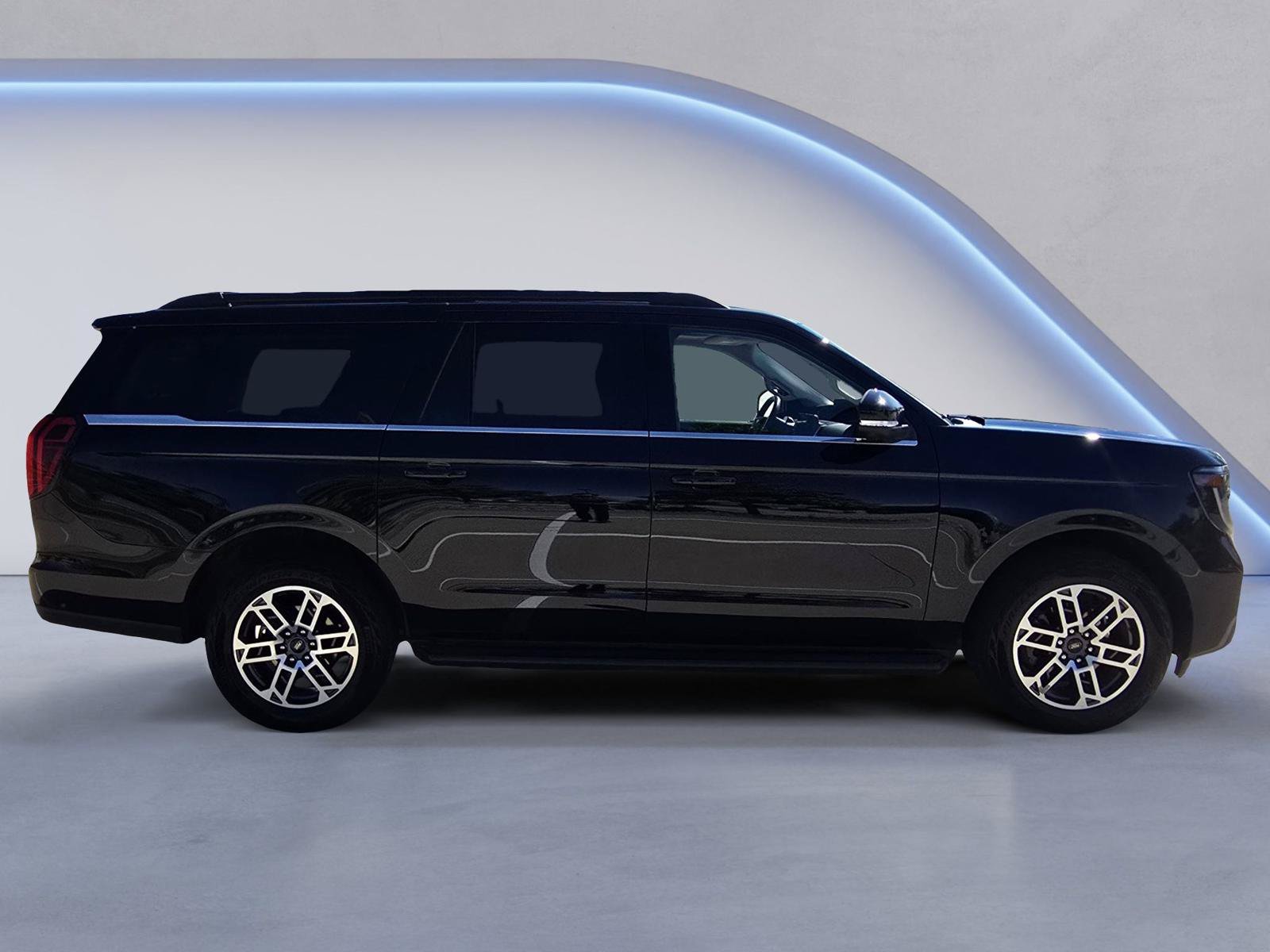 Used 2025 Ford Expedition Max Active AWD/4WD image 6