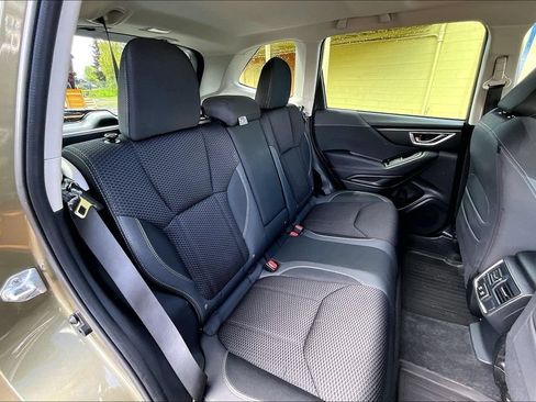 Used 2023 Subaru Forester Premium AWD/4WD image 20