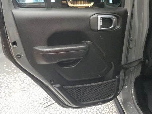 Used 2022 Jeep Wrangler Unlimited Rubicon image 16