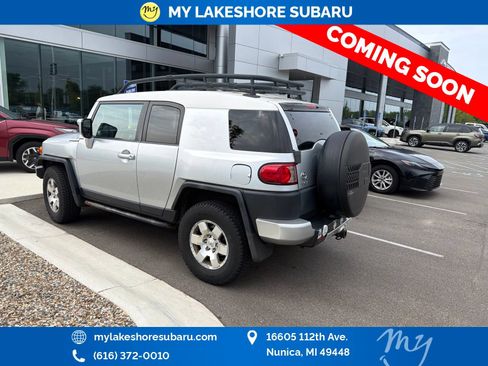 Used 2007 Toyota FJ Cruiser 4WD w/ Upgrade Pkg 1 image 7