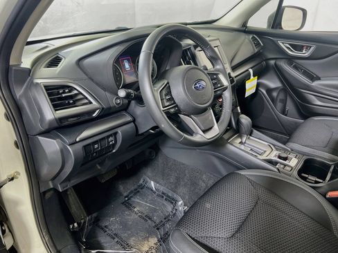 Used 2023 Subaru Forester Premium AWD/4WD image 9