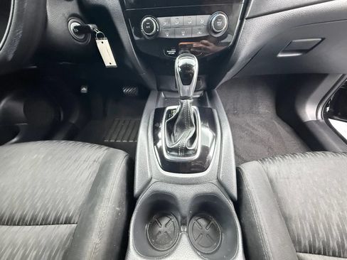 Used 2018 Nissan Rogue S FWD image 11