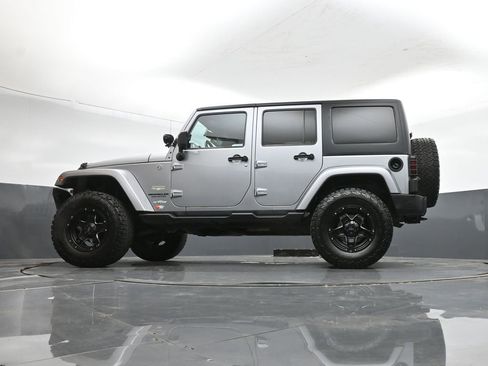 Used 2013 Jeep Wrangler Unlimited Sahara w/ Dual Top Group image 41